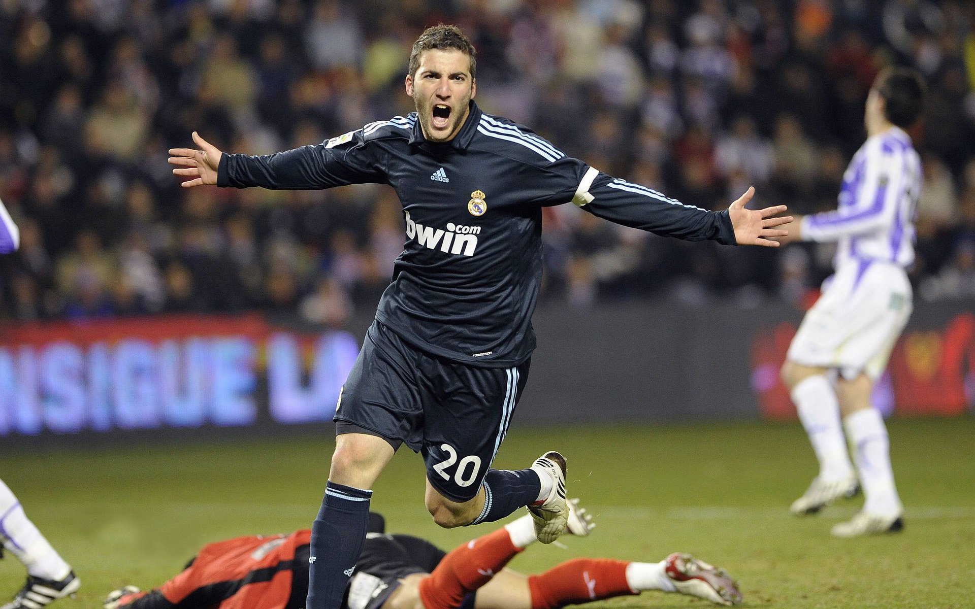 2026世界杯焦点战，喀麦隆决胜局带走巴萨，非洲雄狮的战术革命